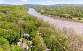 Lock Keepers Cottage On C&o Canal/potomac River Sharpsburg  United States Of America